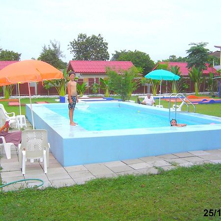 Mini-Golf **** & Resort Ubon Ratchathani Eksteriør bilde
