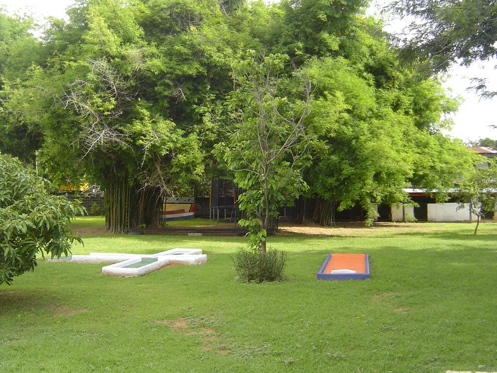 Mini-Golf **** & Resort Ubon Ratchathani Eksteriør bilde