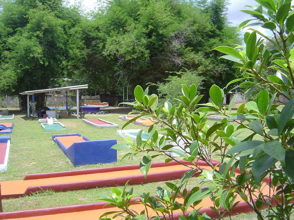 Mini-Golf **** & Resort Ubon Ratchathani Eksteriør bilde
